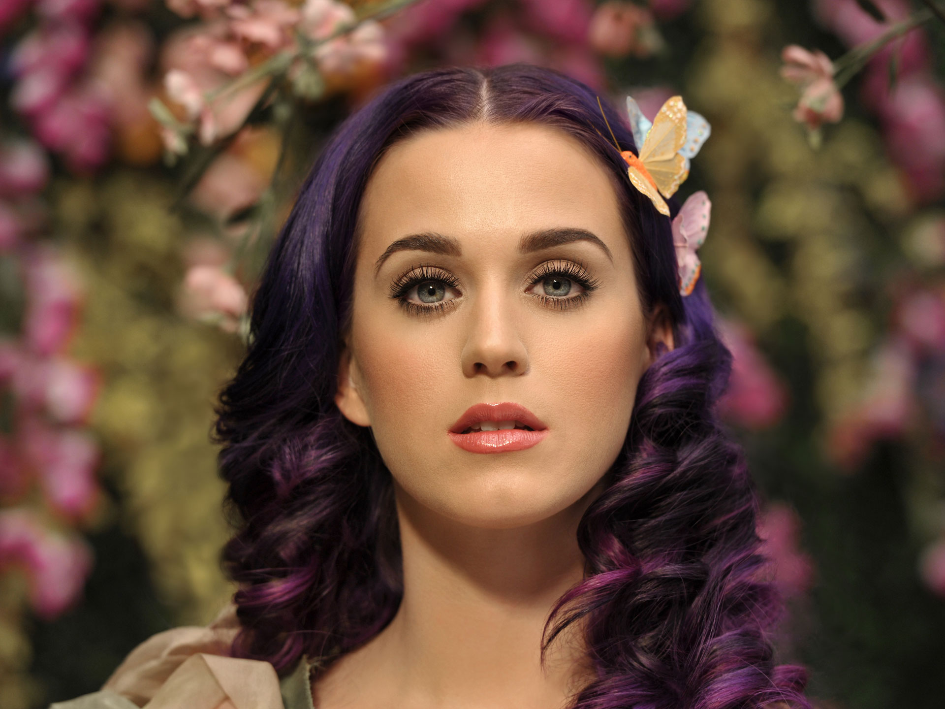 Katy Perry's Blue Hair: See the Singer's Bold New Look - wide 4